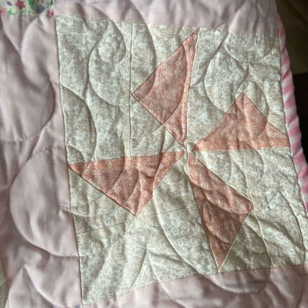 Pink and White Quilted Bedspread - Picture 6 of 10